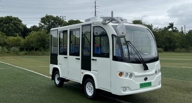 封闭式观光车